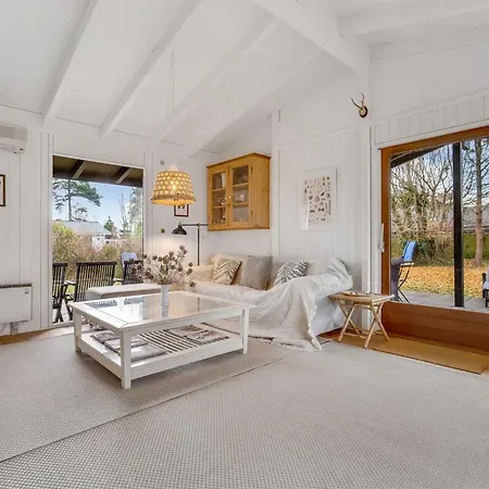 Anelle - 100m From The Sea By Interhome Bøtø By
