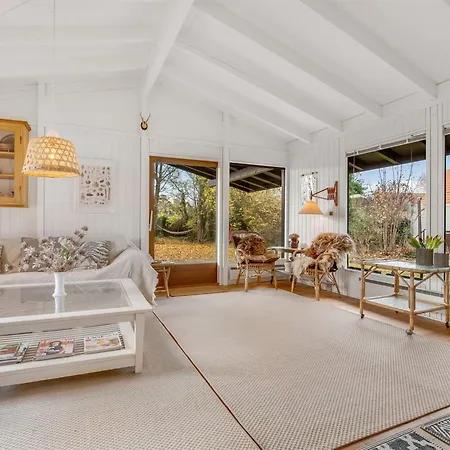 Anelle - 100m From The Sea By Interhome *
