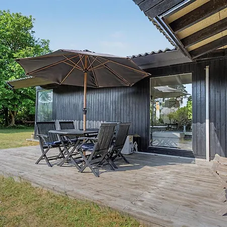 Anelle - 100m From The Sea By Interhome *